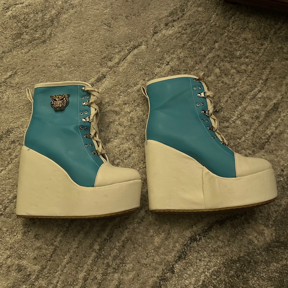 Fun Platform Heels - Picture 3 of 7